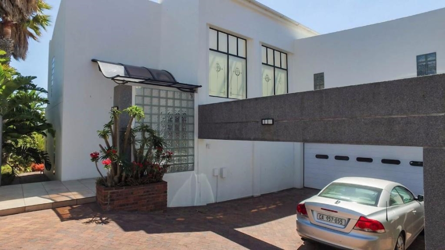 To Let 4 Bedroom Property for Rent in Plattekloof Western Cape
